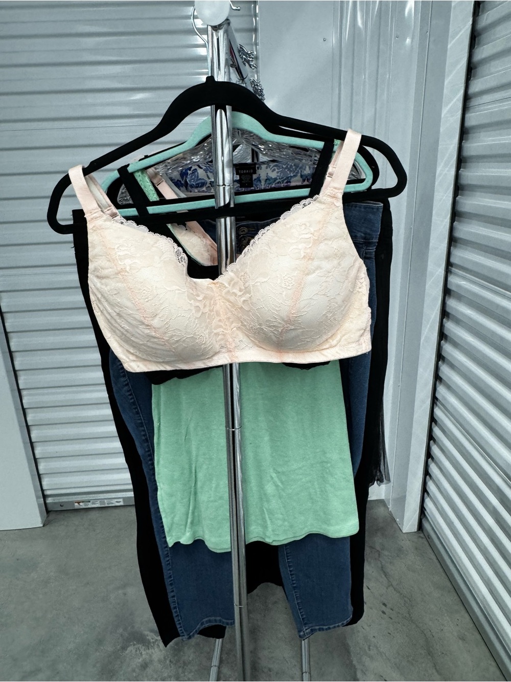 Cacique | Lace Bra in Peach | size 42C